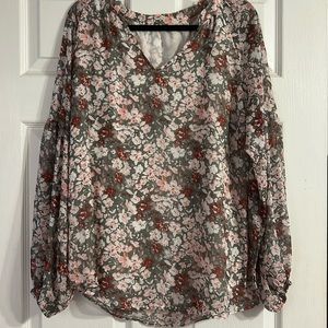 Women’s floral top. Size XL. Grey and pink.